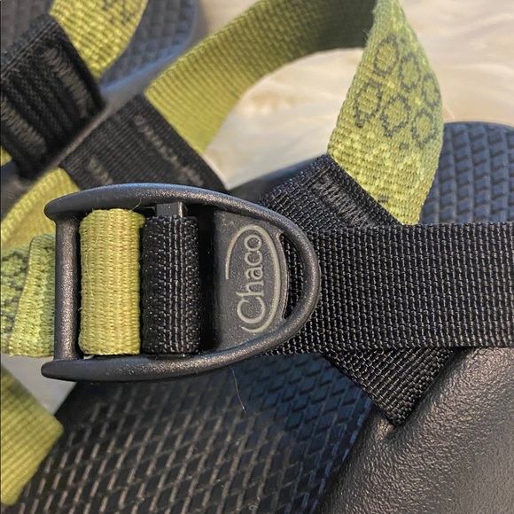 Chaco Black and Green Sandals size 9 excellent condition see all photos - Picture 3 of 12